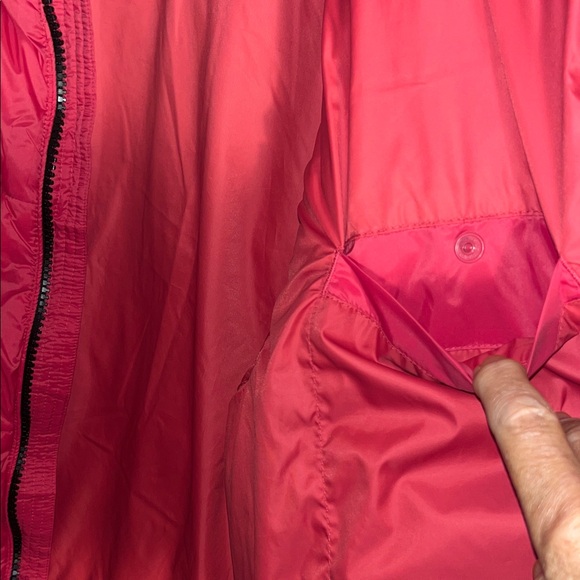 Old Navy Women's Hot Pink/Red Puffer Jacket - Picture 3 of 11